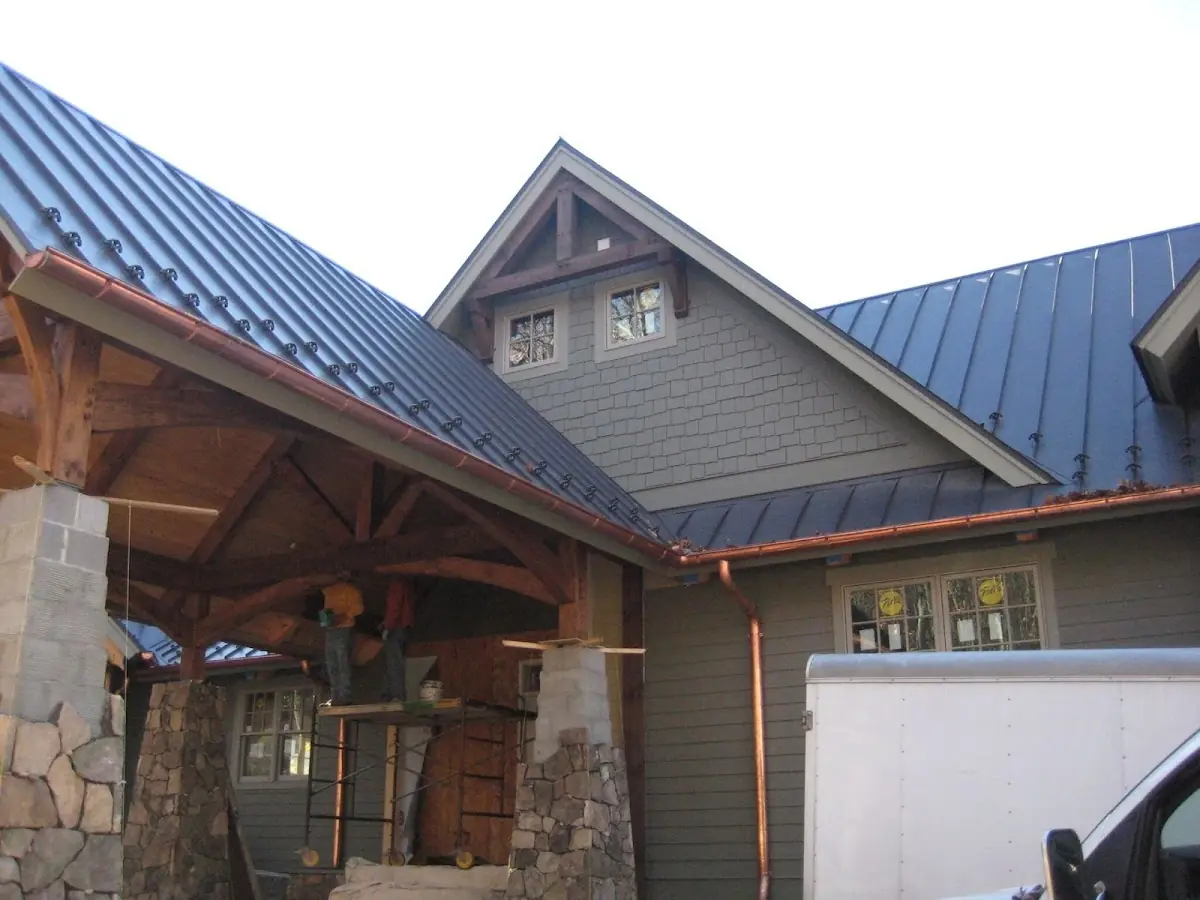 Craftsman Roofing team delivering quality roofing work in Carbonado